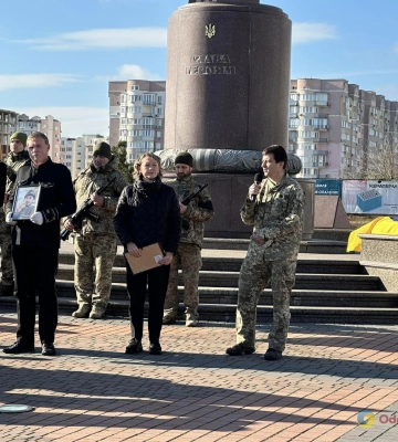 У Южному попрощалися із загиблим на фронті бойовим медиком
