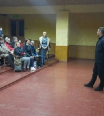 Херсонські діти отримали гаджети для дистанційного навчання. ФОТО