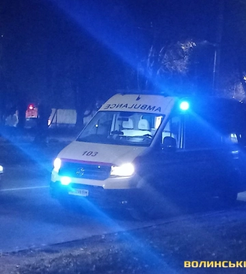 Медики близько години запускали серце: у Луцьку на вулиці раптово помер чоловік