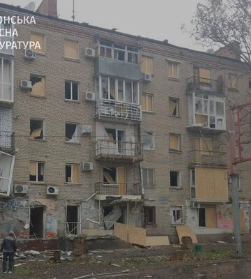 Ворог знову накрив Херсон масованим вогнем: постраждали люди, пошкоджено багатоповерхівки