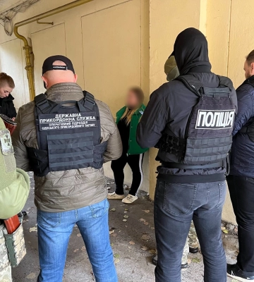 На Одещині викрито схему виїзду військовозабов’язаних за кордон через фіктивний шлюб за 4,5 тис. дол., - ДПСУ. ФОТО