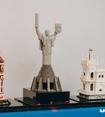 UNITED24 презентувала визначні пам&#039;ятки України з кубиків LEGO - Україну-Мати, маріупольську водонапірну вежу та &quot;Ластівчине гніздо&quot;