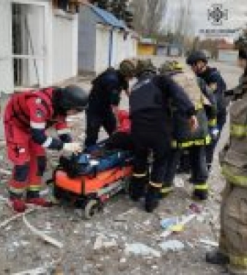 Масований удар по Херсону: що відомо про жертв і поранених