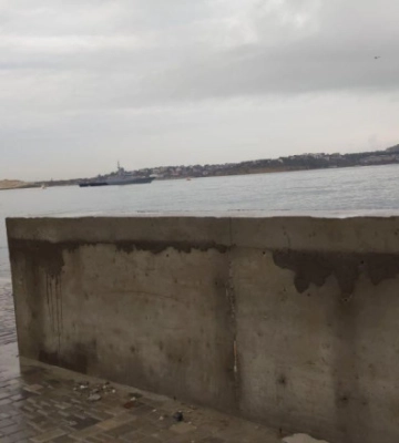 У Севастопольській бухті окупанти будують загородження від атак з моря - &quot;АТЕШ&quot;