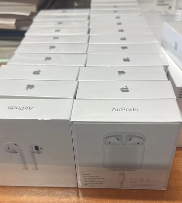 Митники на Львівщині виявили у автівці контрабанду Apple на 300 тисяч гривень, - ФОТО