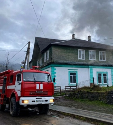 На Закарпатті рятувальники ліквідували пожежу у школі