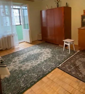«Совок-стайл» за 6,5 тис. грн: у Львові здають квартиру, в якій зупинився час 