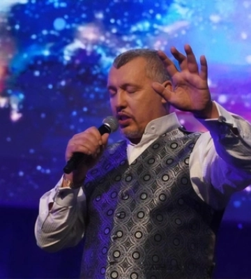 Співак з Луцька MONATIK виступав на концерті сектантської організації (відео)