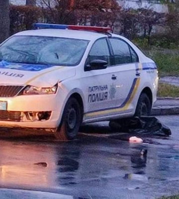 ДТП на переходе во Львове: пешеход умер, а патрульных отстранили