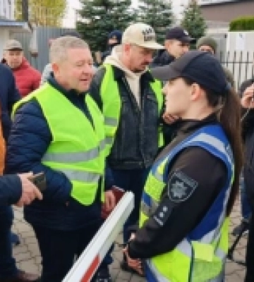 У Луцьку під польським консульством протестували перевізники