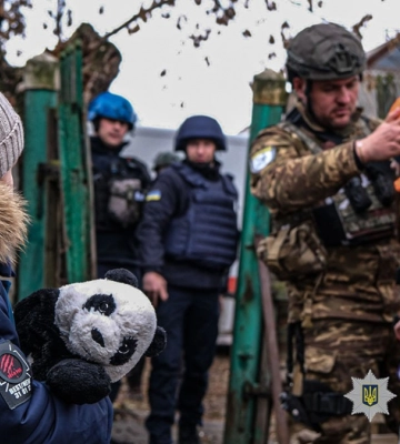 «Білі янголи» евакуювали п’ятьох дітей із Щербинівки на Донеччині