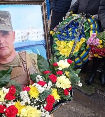Разом із сином захищав Україну: у Луцькому районі попрощалися з Героєм Володимиром Борисом. Фото