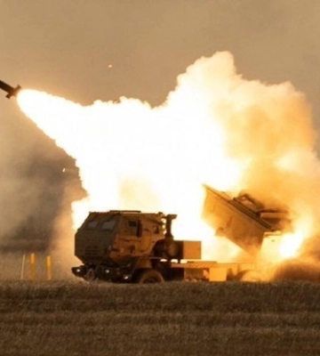HIMARS знищив ворожі вантажівки зі снарядами