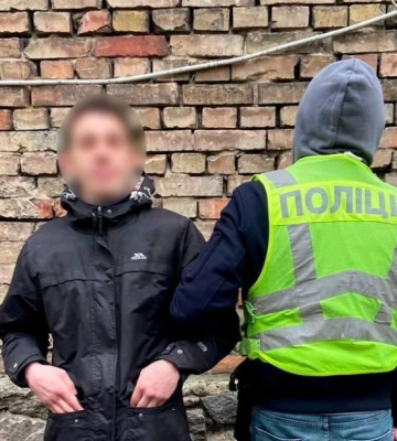 У Києві затримали чоловіка, який через ревнощі пограбував 17-річну дівчину (ФОТО)