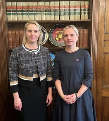 Конгресвумен від республіканської партії Спартц прибула до Києва