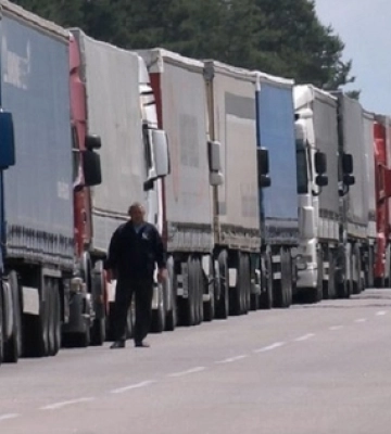 В електронній черзі на ПП «Ягодин» чекають до 4 тисяч вантажівок