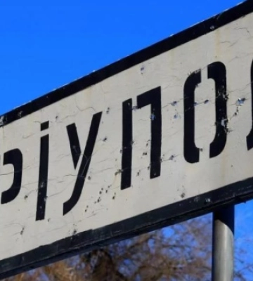 У Маріуполі збільшуються кладовища, людей ховають у траншеях