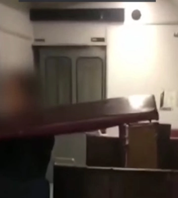 Підозру у хуліганстві за погром вагона отримали троє підлітків