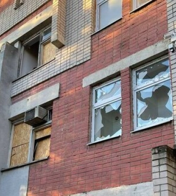 Доба на Херсонщині: рашисти поцілили у житлові квартали та будинок культури
