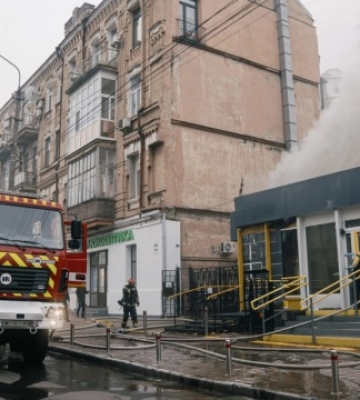 На Подолі ліквідували пожежу у кафе