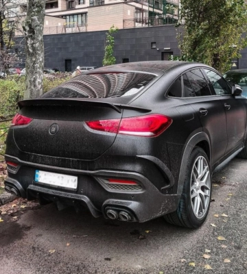 У Києві помітили надшвидкісний 800-сильний кросовер Mercedes (Фото)