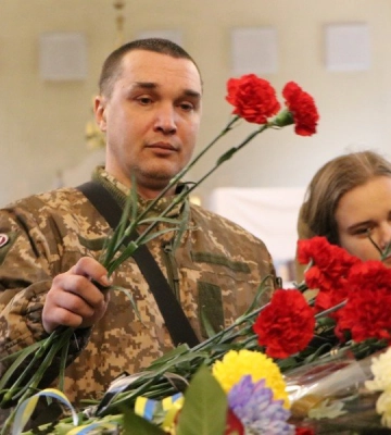 У Полтаві попрощалися з сержантом Олександром Шматком, який внаслідок артобстрілу поліг на Донеччині