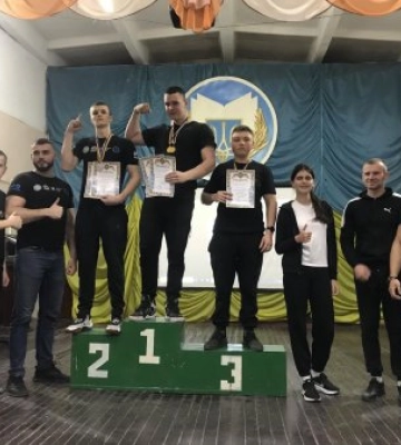 У Рахові відбулися перші міські змагання з армрестлінгу