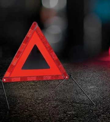 Нічна ДТП у Луцьку: водій на Nissan в&#039;їхав в електроопору, є постраждалі