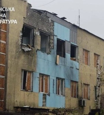 Наслідки ворожих обстрілів Херсону. ФОТО