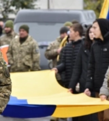 У селі Гребля Хустського району попрощались із загиблим захисником Іваном Лецаком