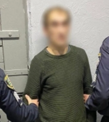 Поліція Ужгородщини затримала сімейного кривдника за побиття співмешканки