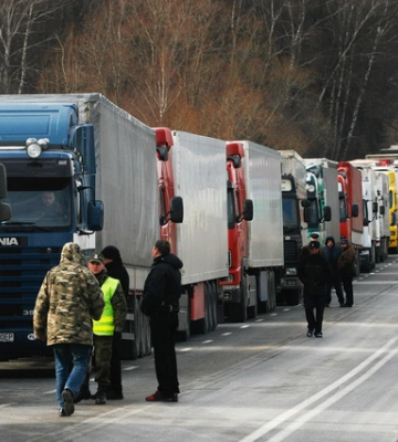 На Закарпатті фіксують зменшення черг вантажівок на в&#039;їзд зі Словаччини та Угорщини