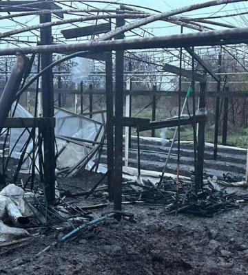Упродовж дня росіяни декілька разів обстріляли Нікополь та дві громади на Дніпропетровщині. ФОТОрепортаж