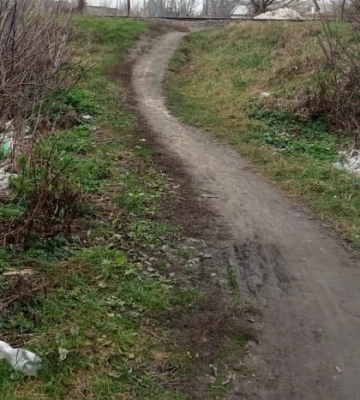 На Полтавщині на смітнику знайшли живе немовля