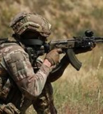 Потери армии России. Украинские военные уничтожили еще 300 оккупантов и вертолет
