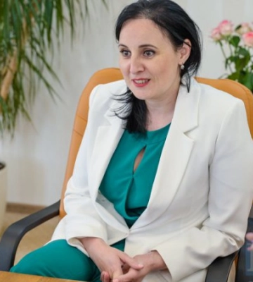 Оксана Жолнович: "Я всім раджу, хто ще не знає, куди себе працевлаштувати, – ідіть в соціальну роботу" Оксана Жолнович: "Я всім раджу, хто ще не знає, куди себе працевлаштувати, – ідіть в соціальну роботу"