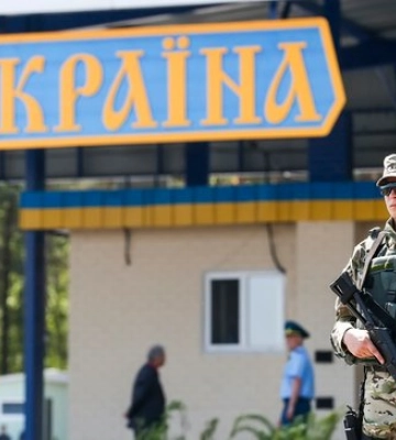 Чоловіків пропонують випускати за кордон під щомісячний внесок для ЗСУ – законопроєкт