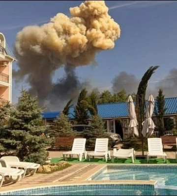 Взрывы на аэродроме в Крыму: оккупанты терпят троллинг Минобороны Украины