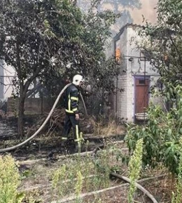 Окупанти вдарили по Миколаєву: поранені 3 людини, у тому числі підліток