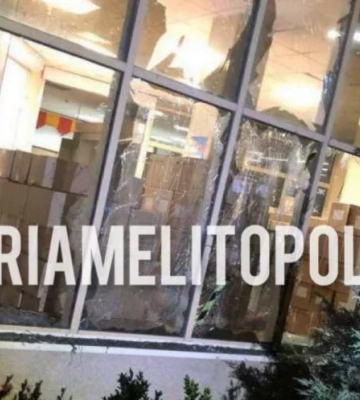 У Мелітополі підірвали штаб &quot;єдиної росії&quot;, а злякані його &quot;працівники&quot; пішли в запій