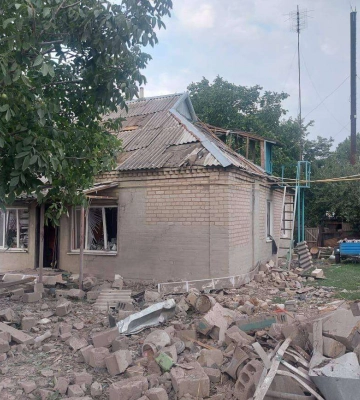 По селу на Дніпропетровщині ворог вдарив чотирма ракетами С-300
