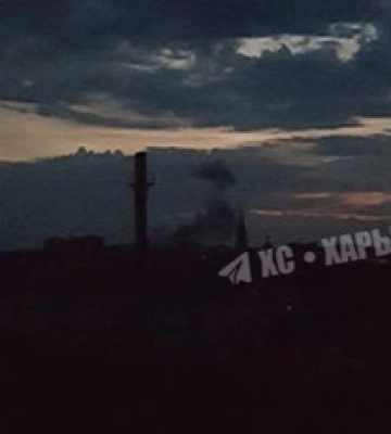 Оккупанты снова обстреляли Харьков: снаряд упал во дворе жилого дома - фото и видео