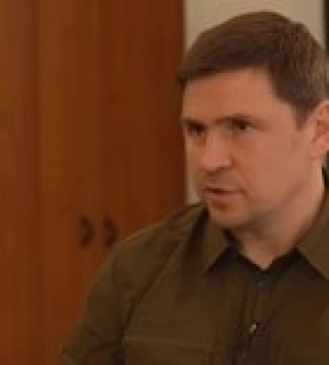 &quot;Забудьте об Украине&quot;. Подоляк отреагировал на взрывы на аэродромах в Беларуси и Крыму