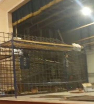 Оккупанты в Мариуполе готовят &quot;суд&quot; над защитниками, собирают клетки в филармонии - горсовет