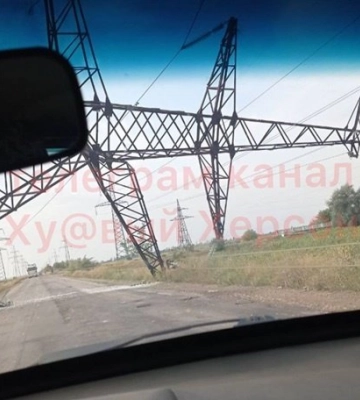 В Херсонской области упал столб высоковольтной линии передач