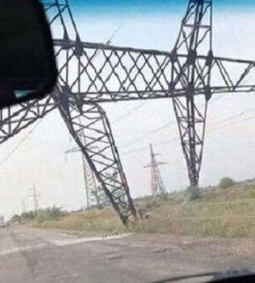 Електроопори ЛЕП на Херсонщині спиляли та підірвали, - Іслямов