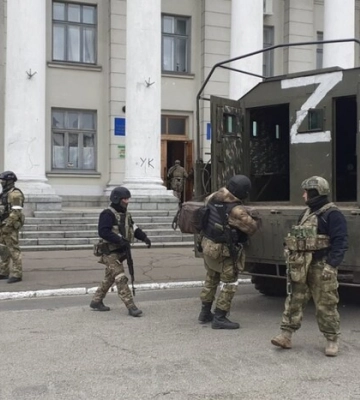 Рашисти провели серію нічних обшуків і затримань у Херсоні