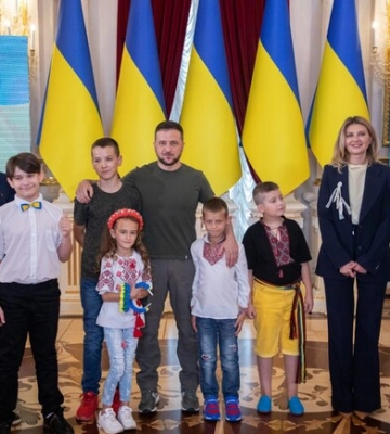 Володимир Зеленський нагородив двох дітей із Запорізької області