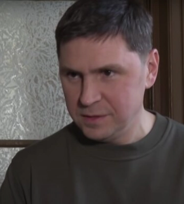 Михайло Подоляк натякнув окупантам, що &quot;бавовна&quot; у Криму - це лише початок: &quot;Карма знайде скрізь&quot;