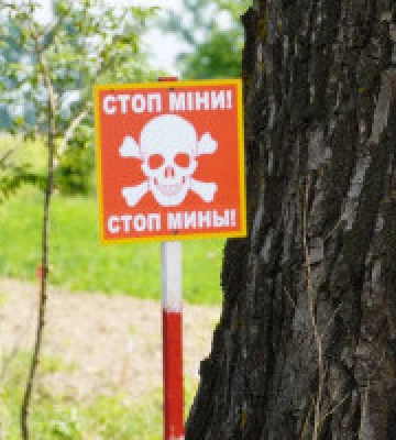 На Київщині проводяться тренування для саперів, піротехніки ДСНС продовжують роботи з розмінування (перелік локацій)